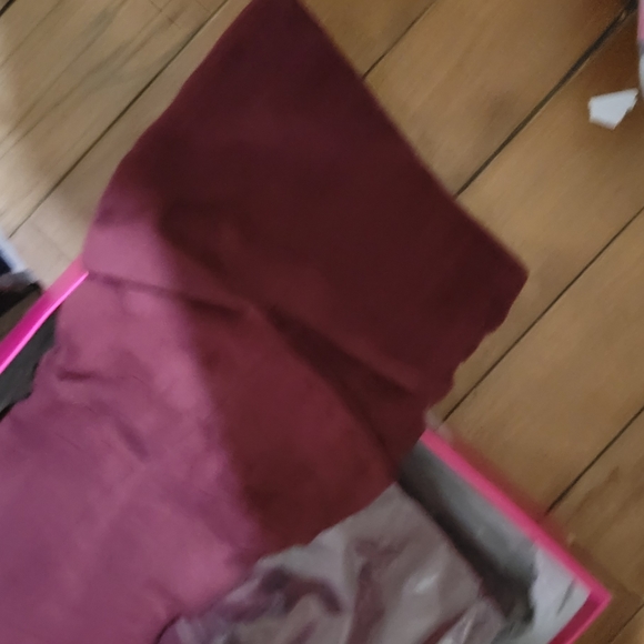 3 pairs of really nice boots and customized pink and red Nike Air max 90s. - Picture 4 of 11